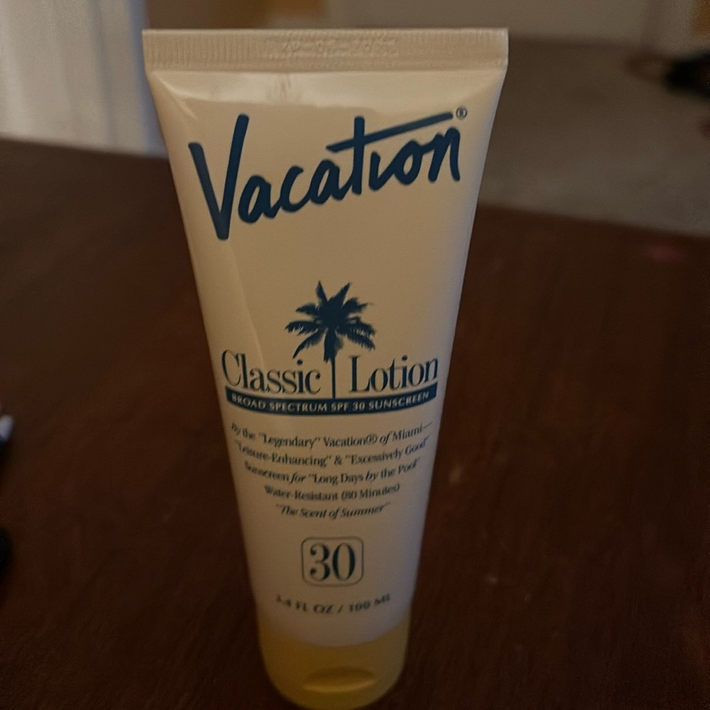 🏝️VACATION🏝️ SUNSCREEN